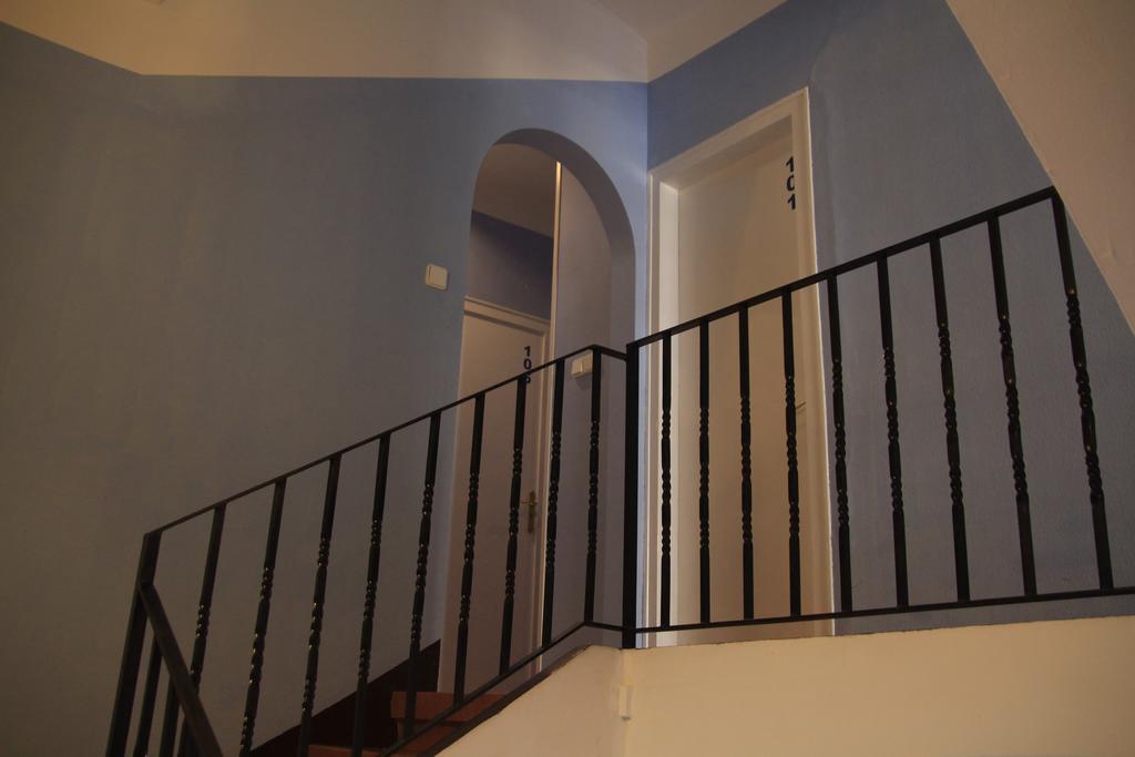 Hostal Portbou Esterno foto